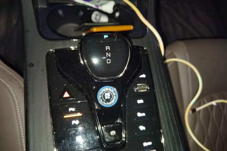 Used BYD Han 2022 EV Genesis Edition 715 km Front-Wheel-Drive Flagship Model Gear Lever