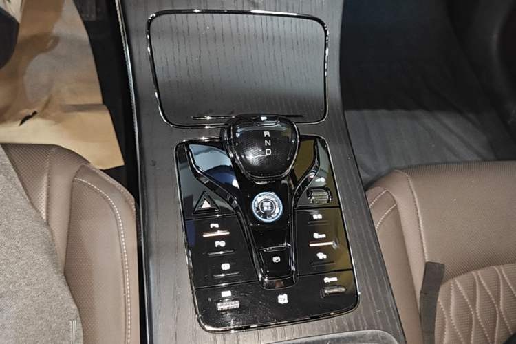 Used BYD Han 2022 EV Genesis Edition 715 km Front-Wheel-Drive Flagship Model Gear Lever