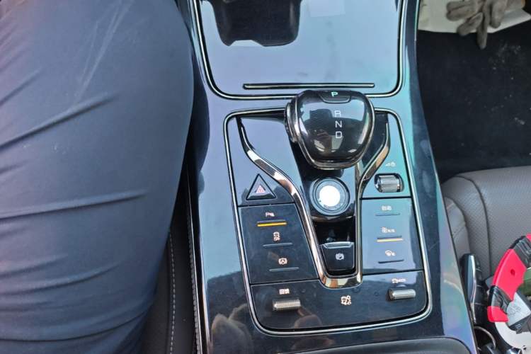 Used BYD Han 2022 EV Genesis Edition 715KM Front-Wheel-Drive Prestige Model Gear Lever