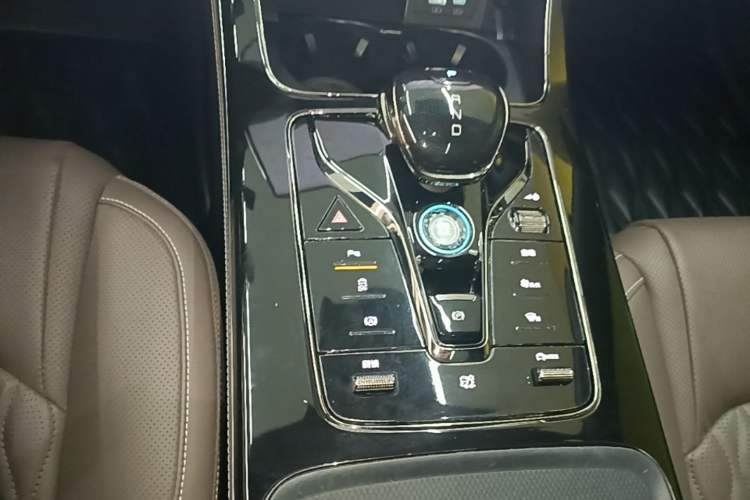 Used BYD Han 2022 EV Genesis Edition 715KM Front-Wheel-Drive Prestige Model Gear Lever