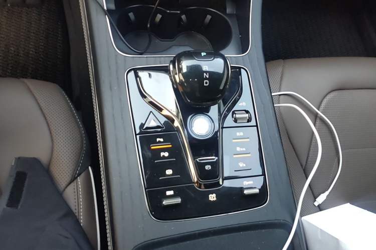 Used BYD Han 2022 EV Genesis Edition 610KM All-Wheel Drive Premium Model Gear Lever