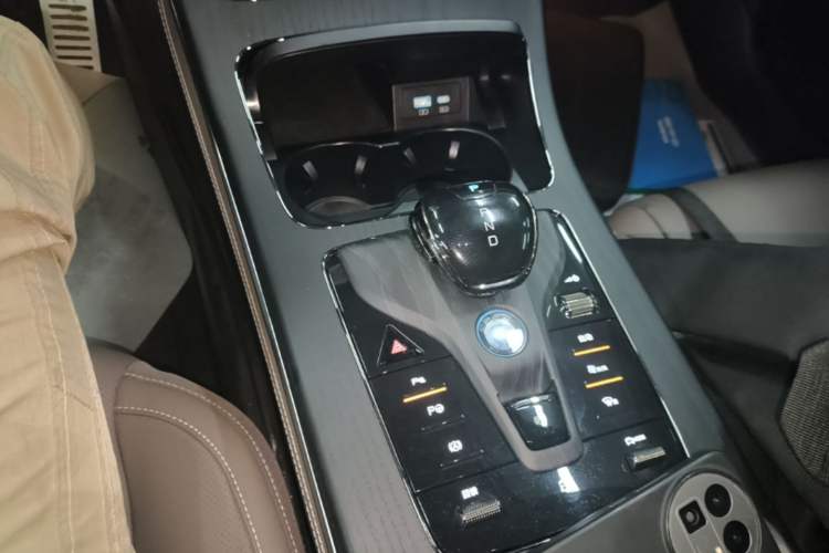 Used BYD Han 2022 EV Genesis Edition 715 km Front-Wheel-Drive Flagship Model Gear Lever