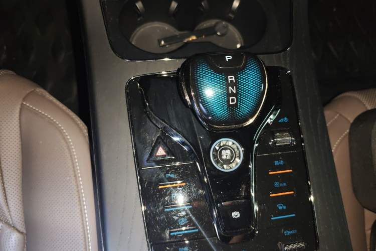 Used BYD Han 2022 EV Genesis Edition 715 km Front-Wheel-Drive Flagship Model Gear Lever