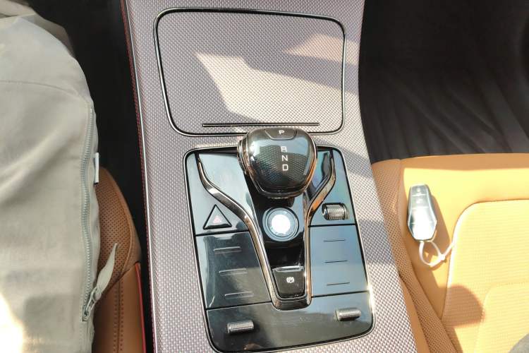 Used BYD Han 2022 EV Genesis Edition 715 km Front-Wheel-Drive Flagship Model Gear Lever