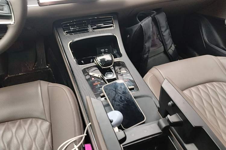Used BYD Han 2022 DM-i 121KM Luxury Model Gear Lever