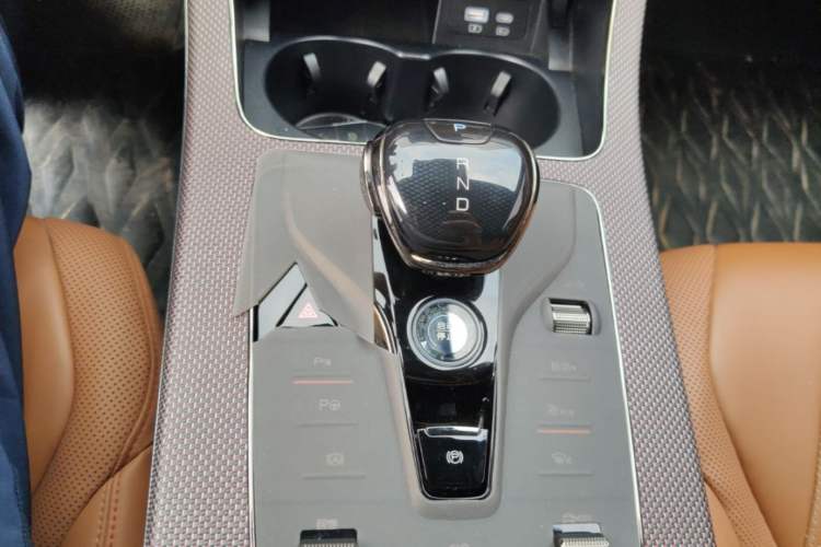 Used BYD Han 2022 EV Genesis Edition 610KM All-Wheel Drive Premium Model Gear Lever