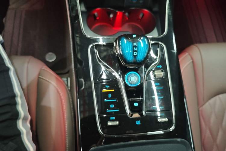 Used BYD Han 2022 EV Genesis Edition 715KM Front-Wheel-Drive Prestige Model Gear Lever