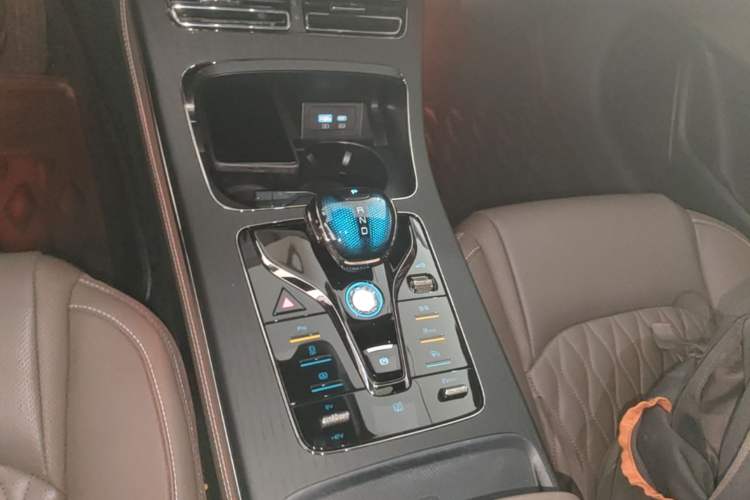Used BYD Han 2022 DM-i 121KM Luxury Model Gear Lever