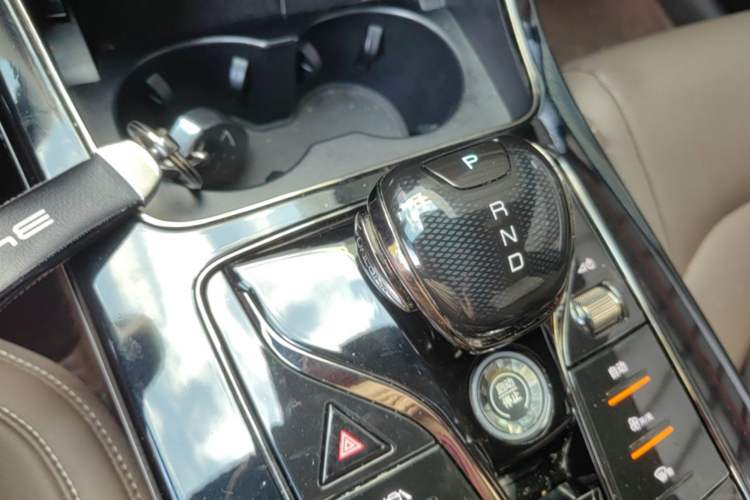 Used BYD Han 2022 EV Genesis Edition 715KM Front-Wheel-Drive Prestige Model Gear Lever