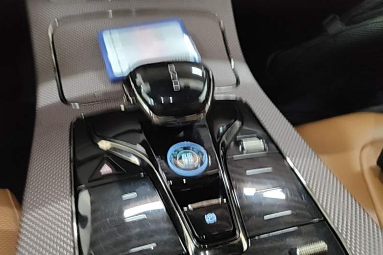 Used BYD Han 2022 DM-p 202km Four-Wheel Drive Flagship Model Gear Lever