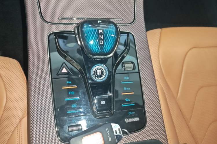 Used BYD Han 2022 DM-p 202km Four-Wheel Drive Flagship Model Gear Lever