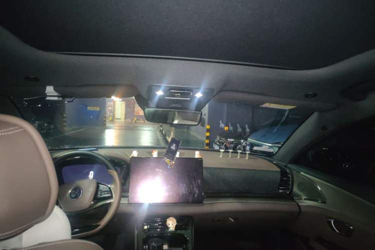 Used BYD Han 2022 DM-i 121KM Prestige Model Headliner