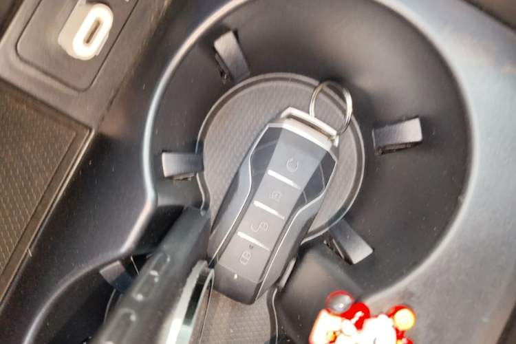 Used BYD Han 2022 EV Genesis Edition 715KM Front-Wheel-Drive Prestige Model Interior 1