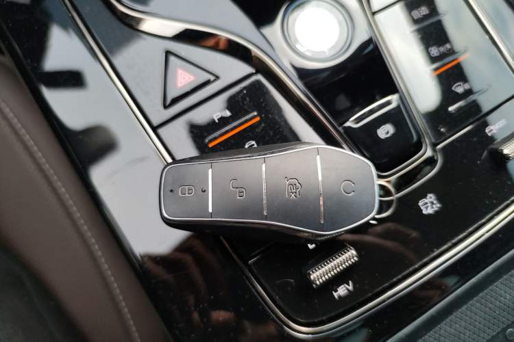 Used BYD Han 2022 DM-i 121KM Prestige Model Interior 1