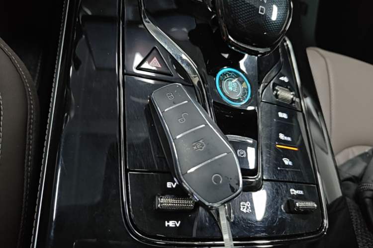 Used BYD Han 2022 DM-i 121KM Prestige Model Interior 1
