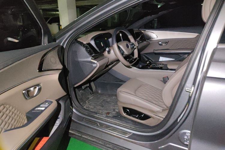 Used BYD Han 2022 DM-i 121KM Prestige Model Interior 3