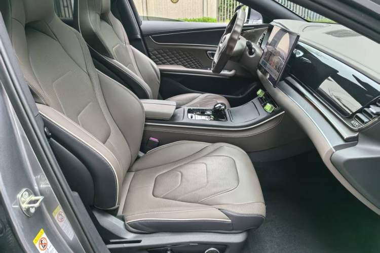 Used BYD Han 2022 DM-i 121KM Luxury Model Interior 4