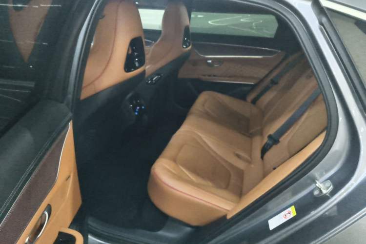 Used BYD Han 2022 EV Genesis Edition 610KM All-Wheel Drive Premium Model Interior 4
