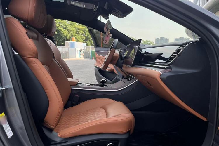 Used BYD Han 2022 DM-i 121KM Luxury Model Interior 4