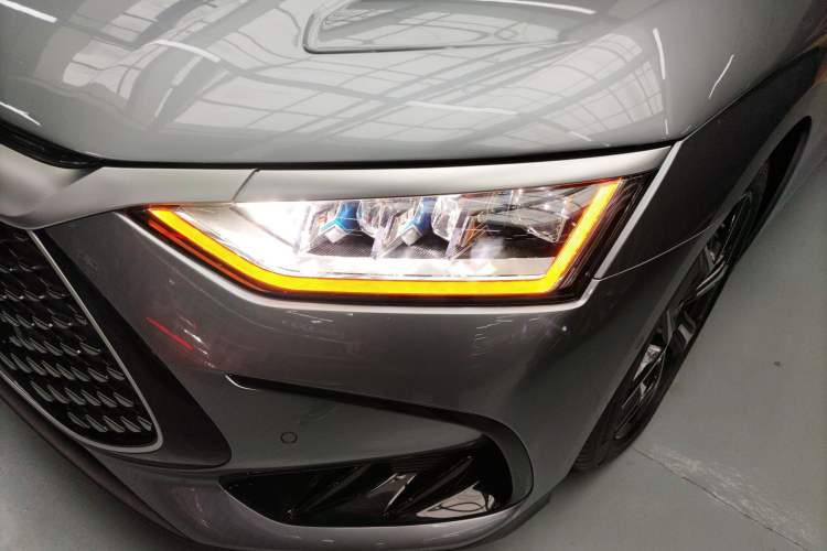 Used BYD Han 2022 DM-i 242km Flagship Model Left Front Headlight