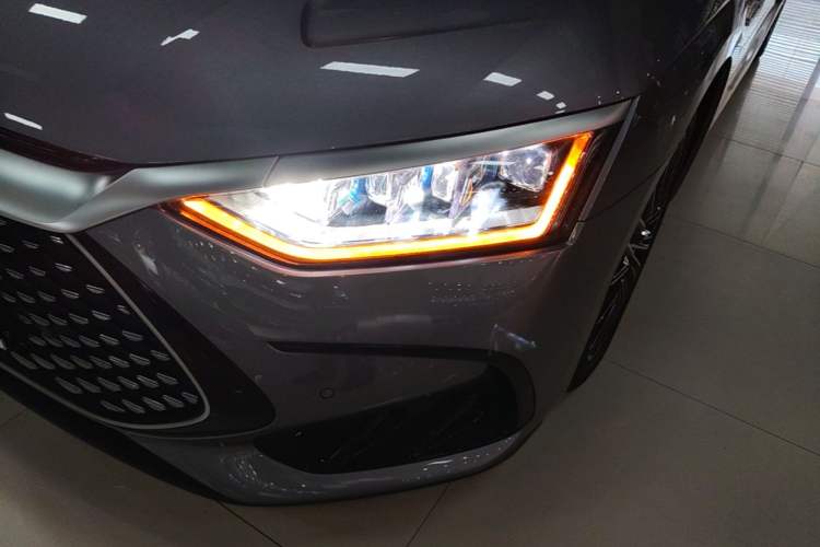 Used BYD Han 2022 DM-i 121KM Luxury Model Left Front Headlight