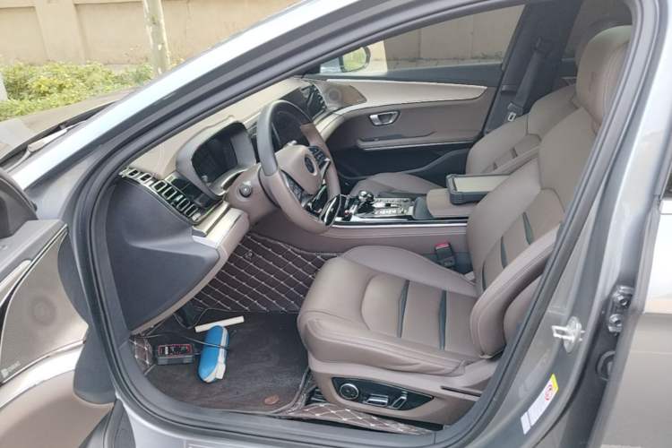 Used BYD Han 2022 EV Genesis Edition 715KM Front-Wheel-Drive Prestige Model Left Front Seat