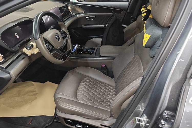Used BYD Han 2022 EV Genesis Edition 715 km Front-Wheel-Drive Flagship Model Left Front Seat