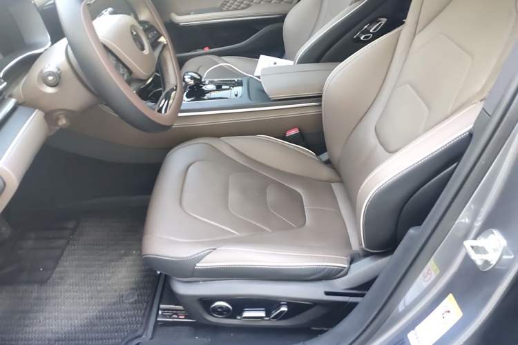 Used BYD Han 2022 EV Genesis Edition 610KM All-Wheel Drive Premium Model Left Front Seat