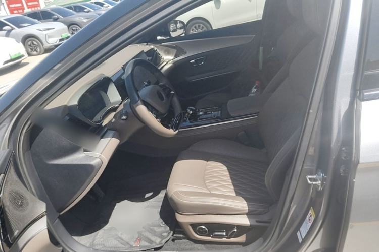Used BYD Han 2022 EV Genesis Edition 715KM Front-Wheel-Drive Prestige Model Left Front Seat