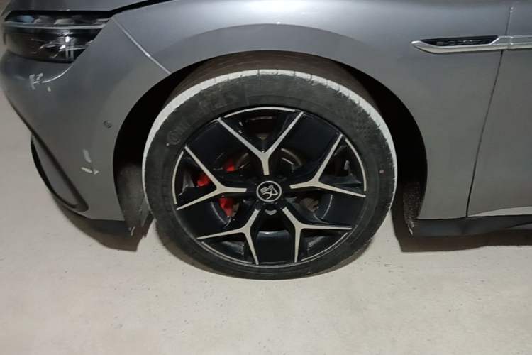 Used BYD Han 2022 EV Genesis Edition 715 km Front-Wheel-Drive Flagship Model Left Front Wheel Hub