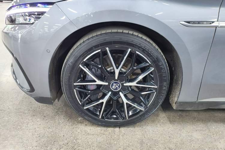 Used BYD Han 2022 EV Genesis Edition 610KM All-Wheel Drive Premium Model Left Front Wheel Hub
