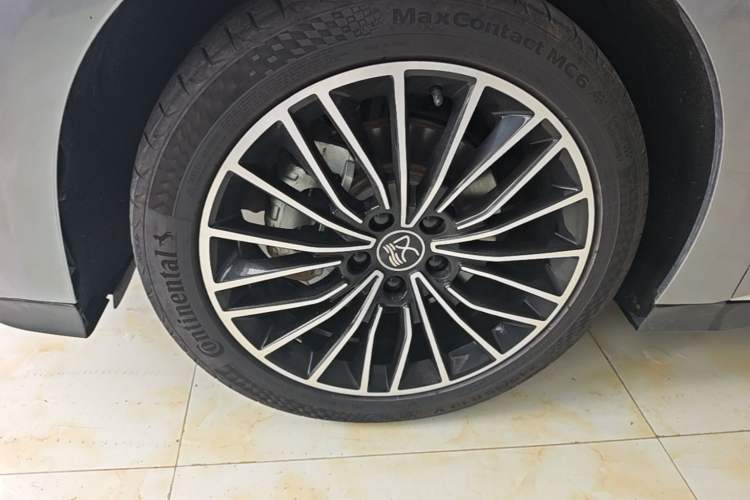 Used BYD Han 2022 DM-i 121KM Prestige Model Left Front Wheel Hub