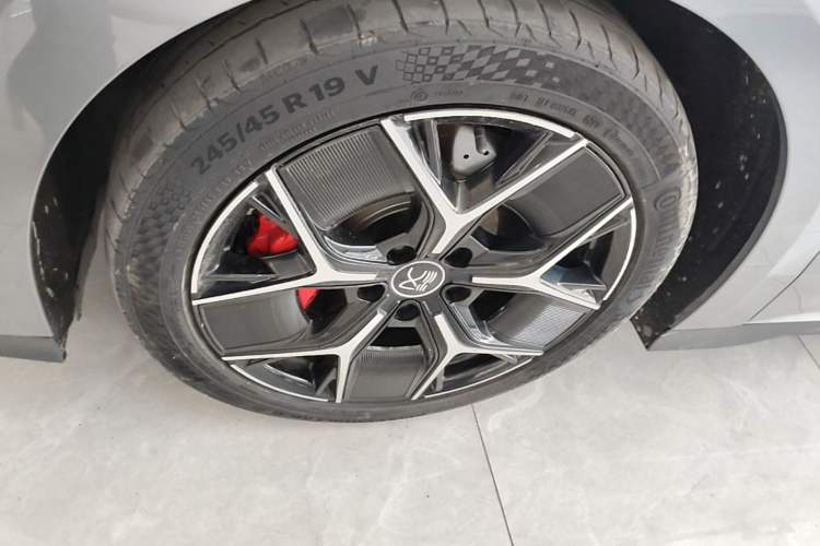 Used BYD Han 2022 EV Genesis Edition 715KM Front-Wheel-Drive Prestige Model Left Front Wheel Hub