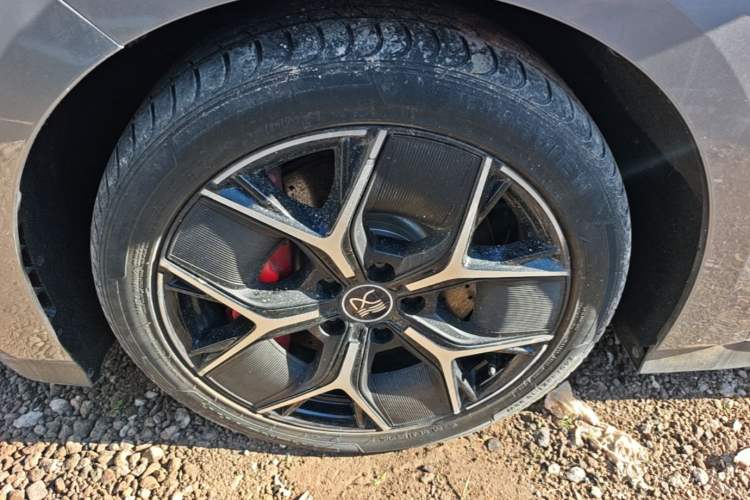 Used BYD Han 2022 EV Genesis Edition 715KM Front-Wheel-Drive Prestige Model Left Front Wheel Hub