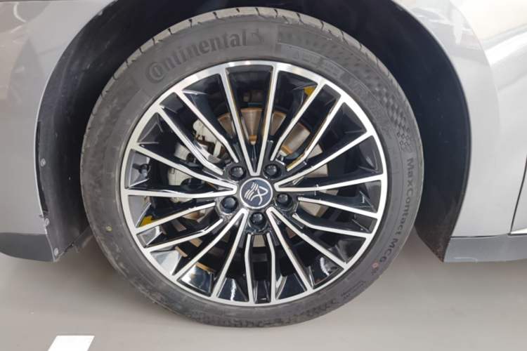 Used BYD Han 2022 DM-i 121KM Luxury Model Left Front Wheel Hub