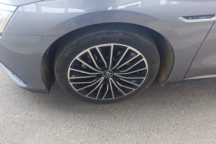 Used BYD Han 2022 DM-i 121KM Prestige Model Left Front Wheel Hub