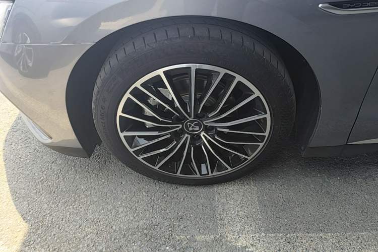 Used BYD Han 2022 DM-i 121KM Prestige Model Left Front Wheel Hub