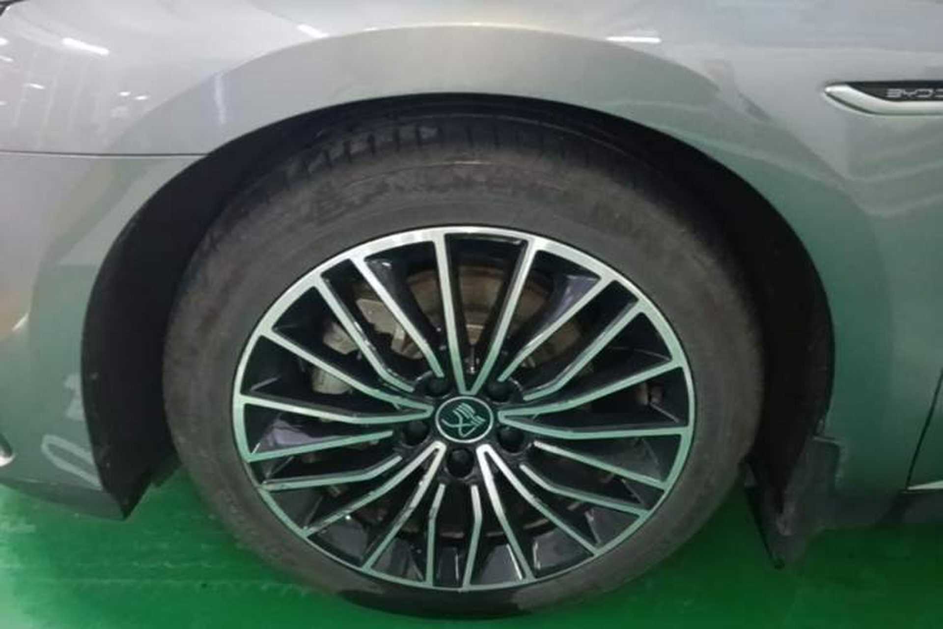 Used BYD Han 2022 DM-i 121KM Prestige Model Left Front Wheel Hub