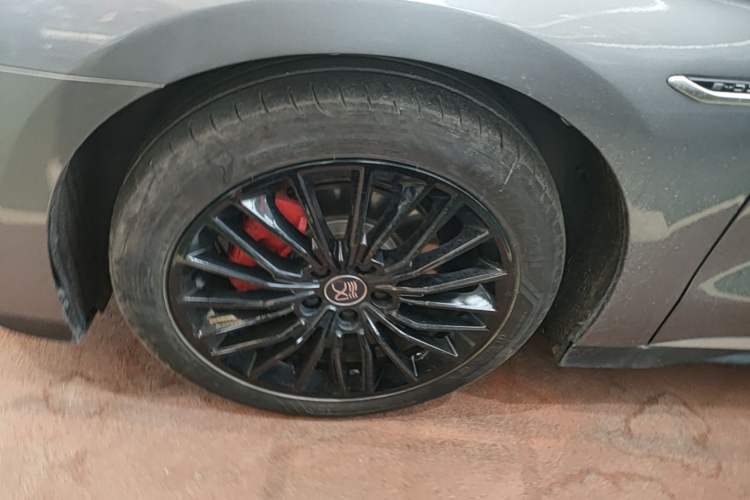 Used BYD Han 2022 DM-i 121KM Prestige Model Left Front Wheel Hub