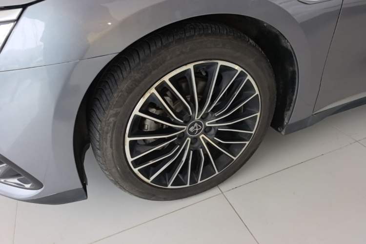 Used BYD Han 2022 DM-i 121KM Luxury Model Left Front Wheel Hub