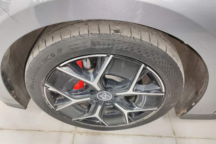 Used BYD Han 2022 EV Genesis Edition 715 km Front-Wheel-Drive Flagship Model Left Front Wheel Hub
