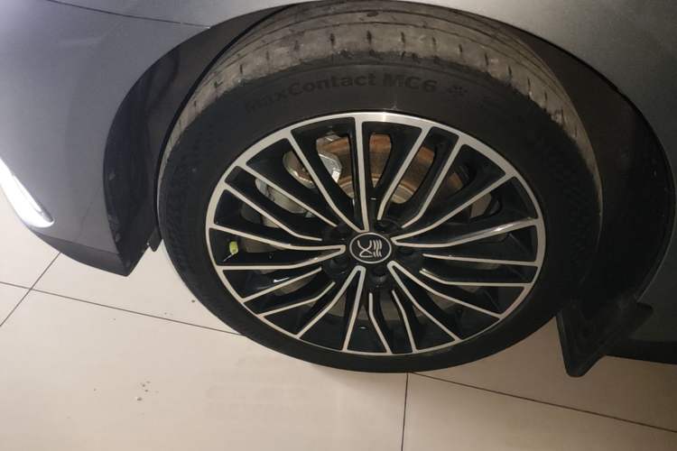 Used BYD Han 2022 DM-i 121KM Luxury Model Left Front Wheel Hub