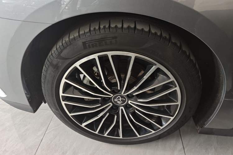 Used BYD Han 2022 DM-i 121KM Luxury Model Left Front Wheel Hub