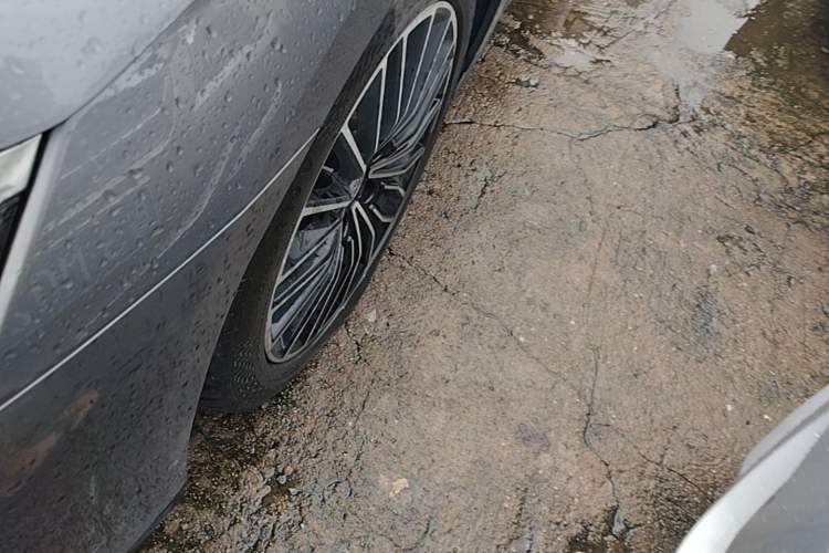 Used BYD Han 2022 DM-i 121KM Luxury Model Left Front Wheel Hub
