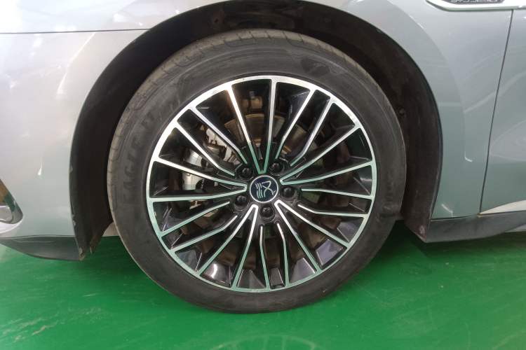 Used BYD Han 2022 DM-i 121KM Luxury Model Left Front Wheel Hub