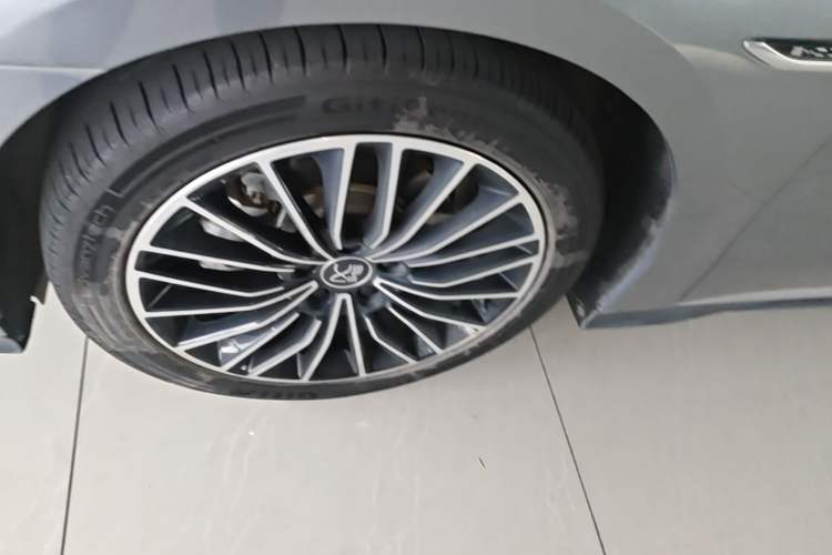 Used BYD Han 2022 DM-i 121KM Luxury Model Left Front Wheel Hub