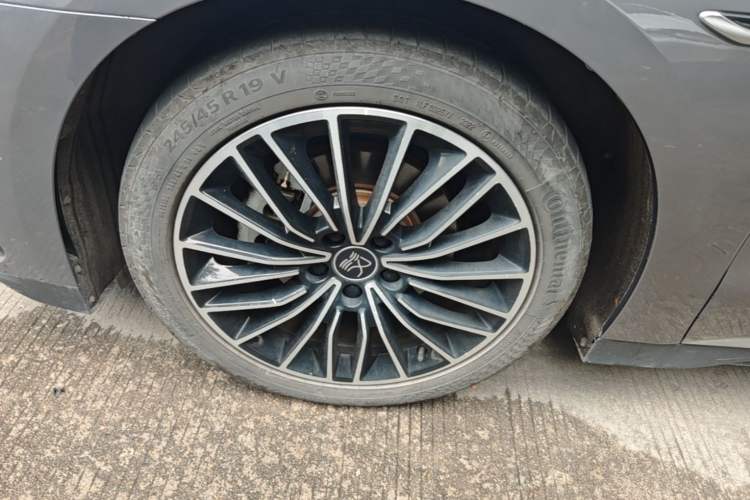 Used BYD Han 2022 DM-i 121KM Luxury Model Left Front Wheel Hub