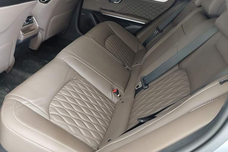 Used BYD Han 2022 EV Genesis Edition 715KM Front-Wheel-Drive Prestige Model Left Rear Seat