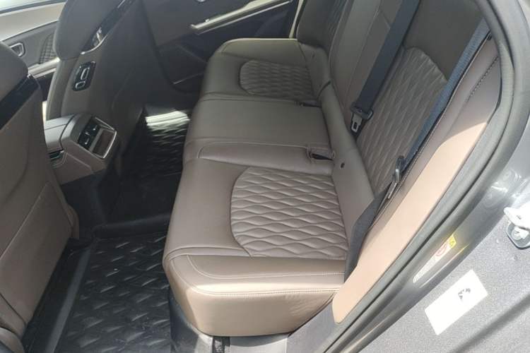 Used BYD Han 2022 DM-i 121KM Prestige Model Left Rear Seat