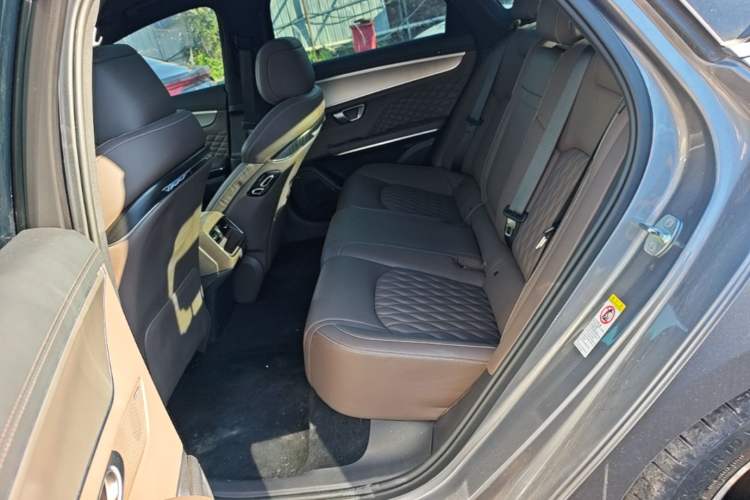 Used BYD Han 2022 EV Genesis Edition 715KM Front-Wheel-Drive Prestige Model Left Rear Seat